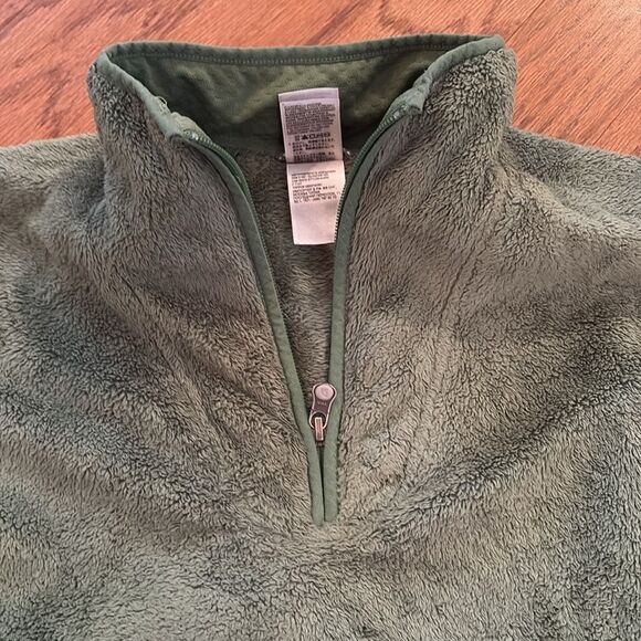 The North Face green fleece size Large - very soft pocket on the front - Picture 4 of 10